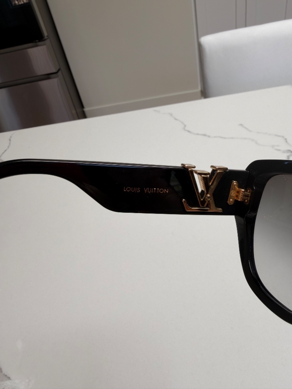 Oversized Louis Vuitton Sunglasses - Picture 5 of 7